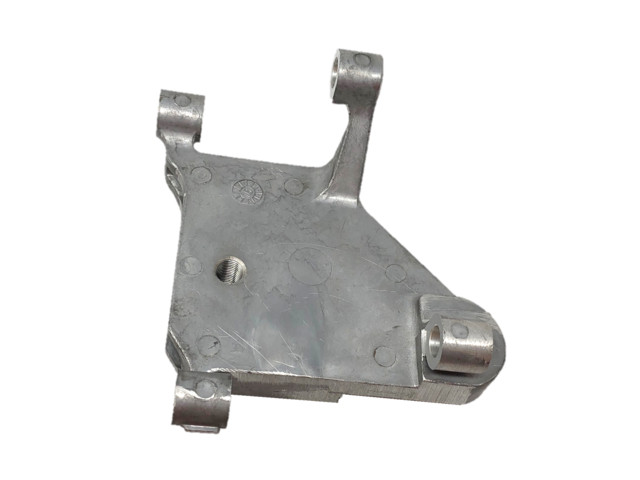 Genuine Nissan Front Right Engine Mount Bracket 11232-EL00B