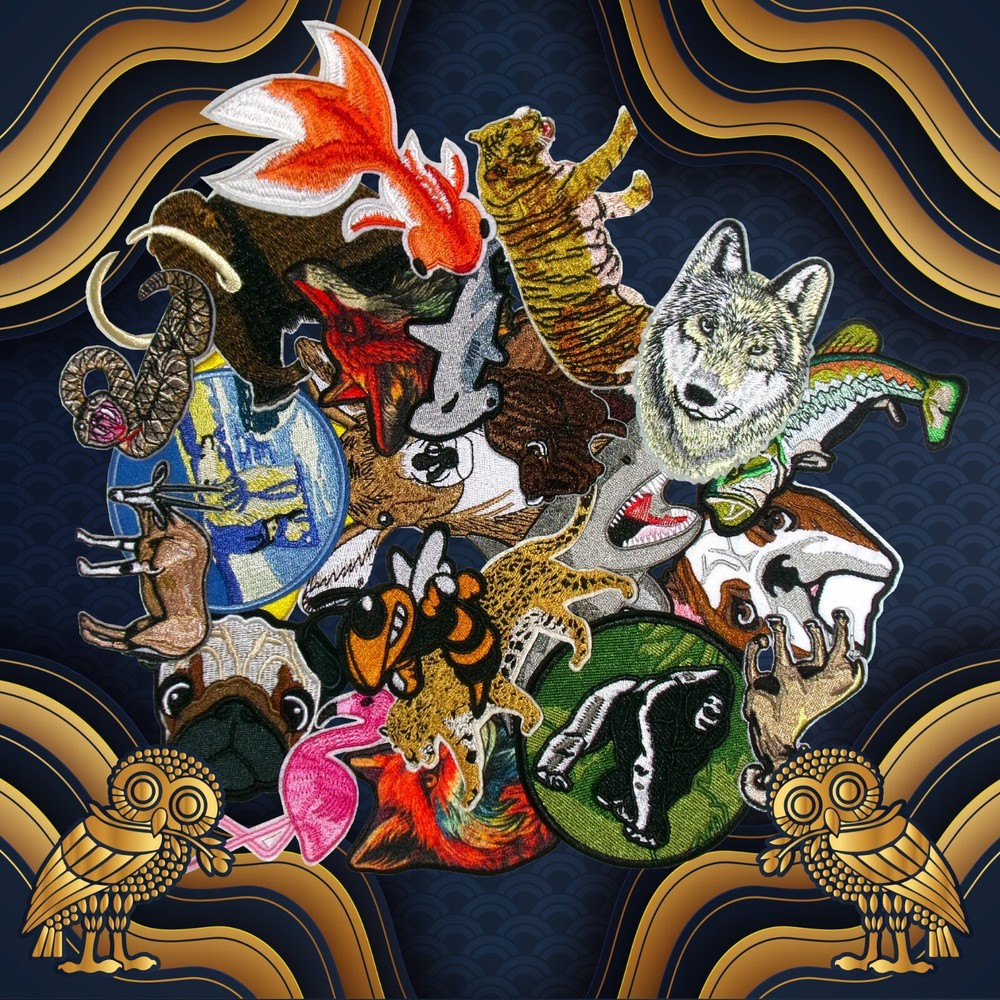 Alien Predator Retro Sci-Fi Patch - Iron-On Applique For Clothes, Space Horror