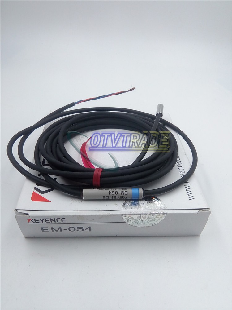 ONE Keyence EM-054 EM054 Proximity sensor
