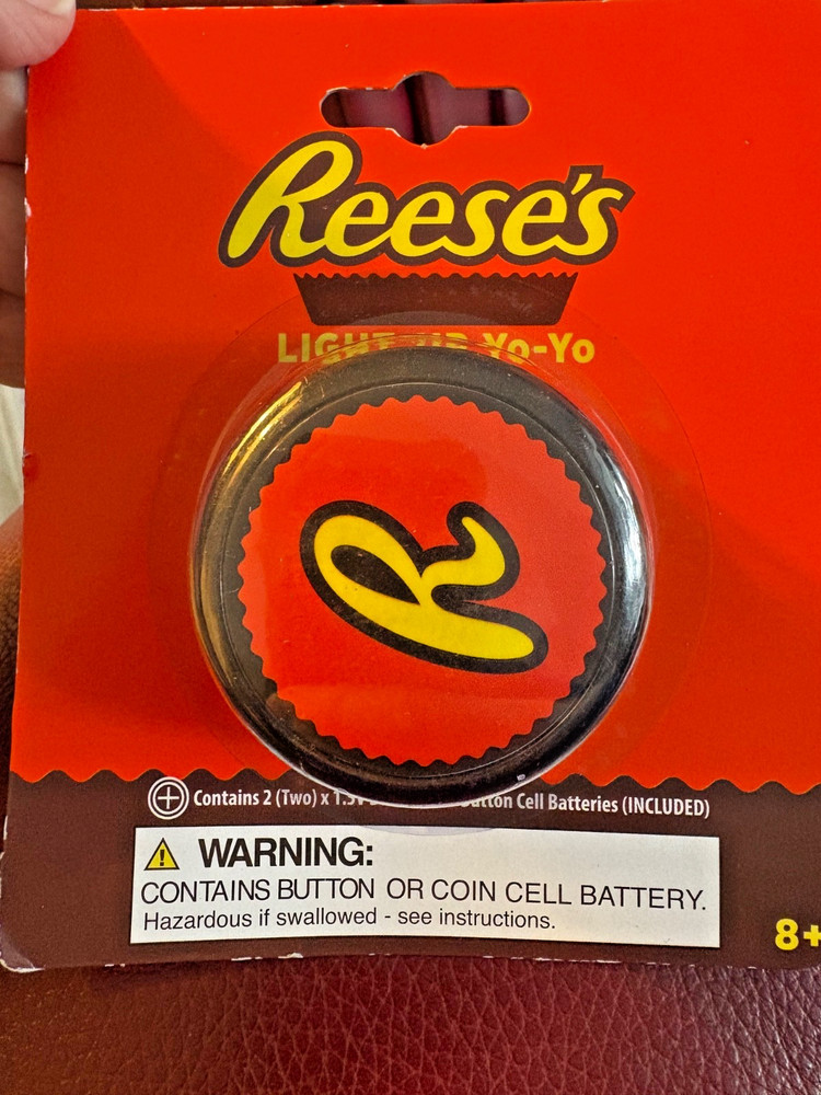 REESE’S YO-YO. New - Unbranded