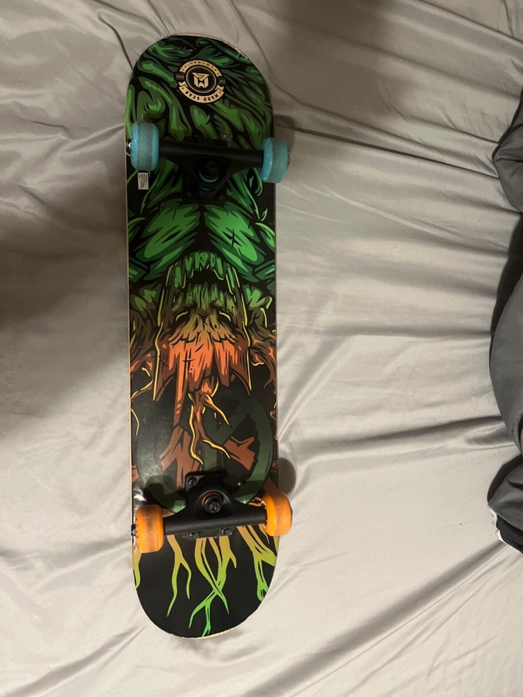 Mad gear Groot skateboard New condition just no packaging