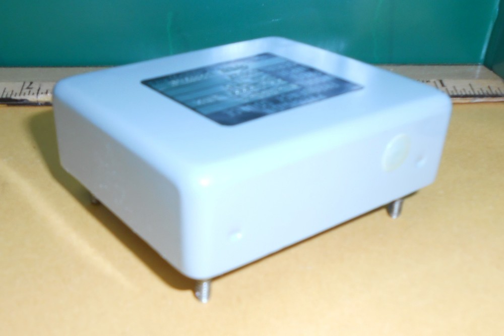 YH-320-3 GREENRAY INDUSTRIES FREQUENCY SOURCE NEW OLD STOCK