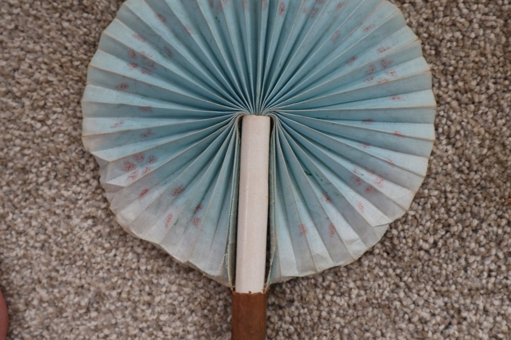 vintage CIGAR HAND FAN pull pop-out