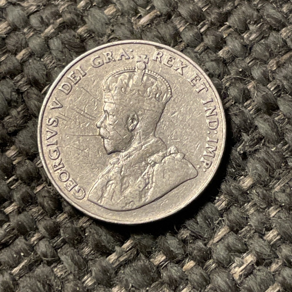 1934 Canada 5 Cents Nickel.
