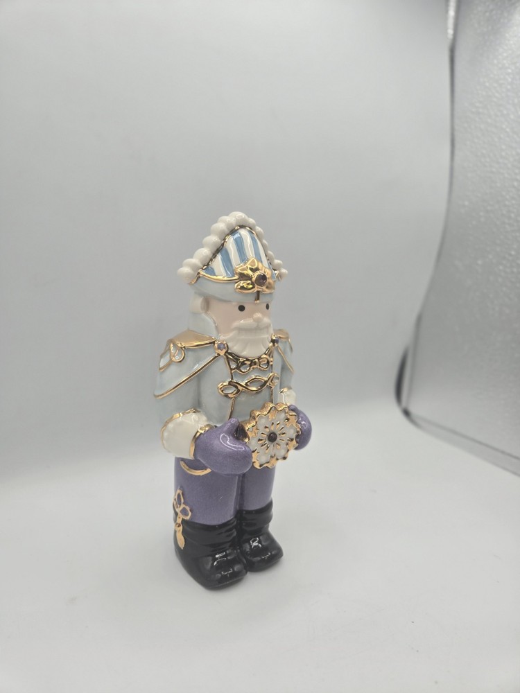 Lenox Nutcracker with Snowflake Figurine 7" tall