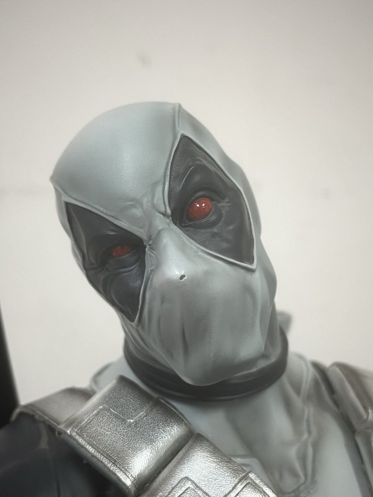 Sideshow DEADPOOL X-FORCE Edition Premium Format Figure Used Condition Pls Read