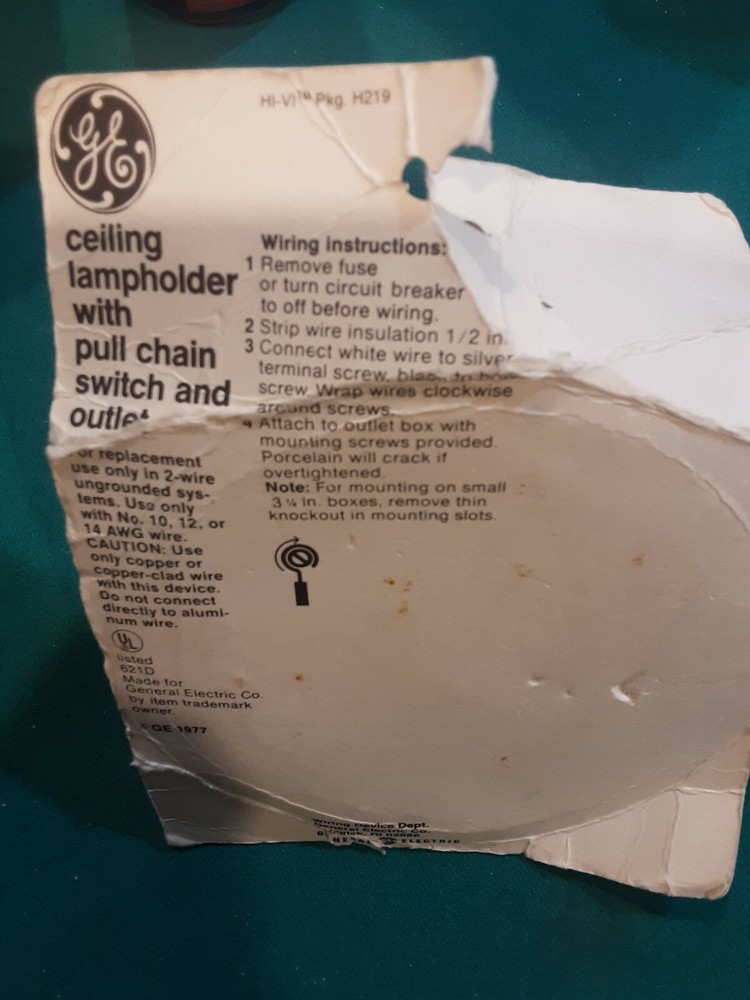 VINTAGE GE PORCELAIN LAMPHOLDER CEILING MOUNT PULL CHAIN SWITCH AND OUTLET