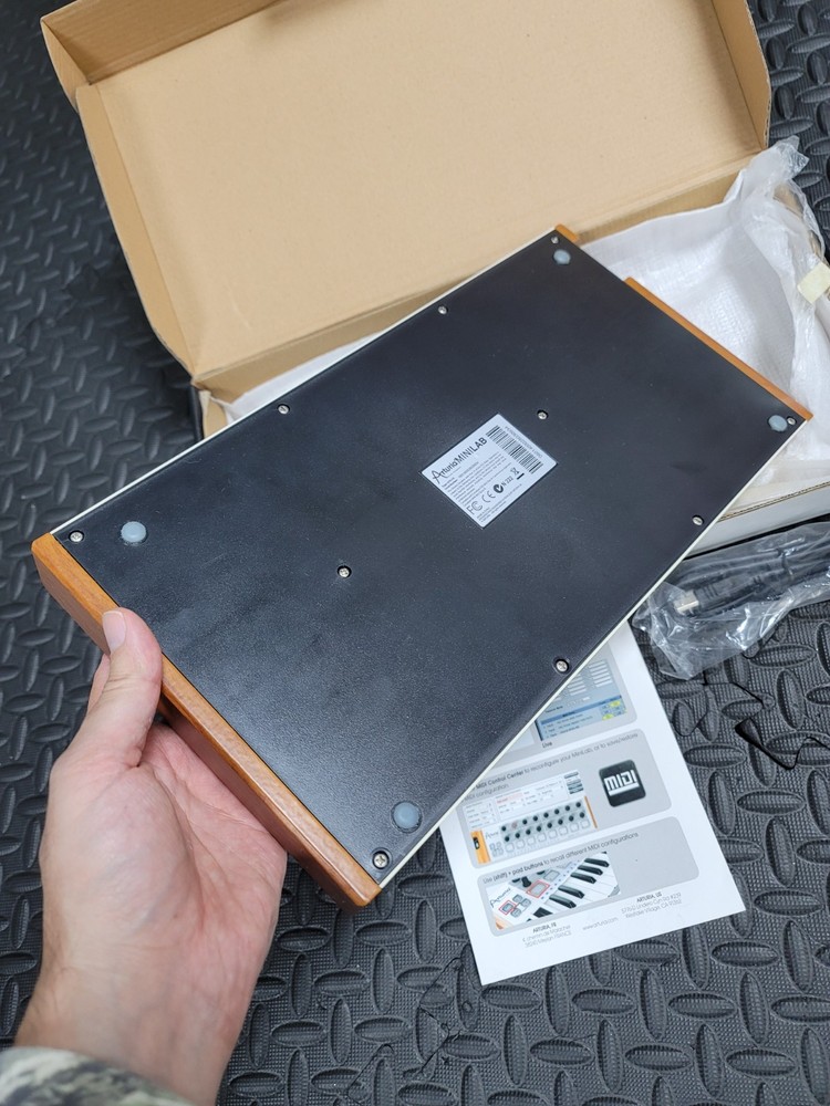 Arturia MINILAB Universal MIDI Controller Keyboard