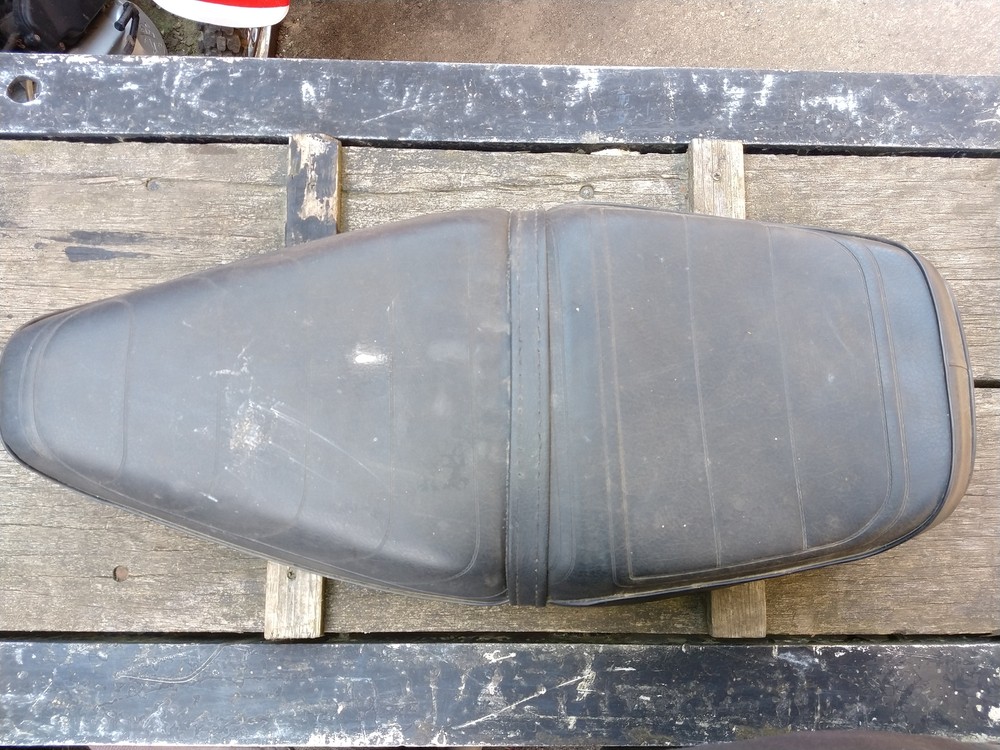 honda vision 80 seat