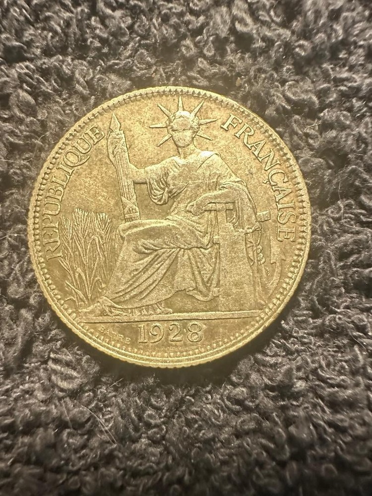 French Indo-China 1928A 20 cent silver Coin (21)