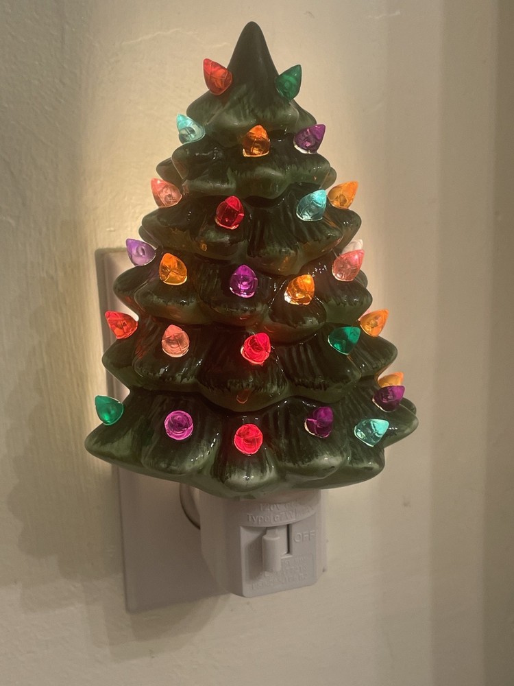 CERAMIC NIGHT LIGHT CHRISTMAS TREE LIGHTS 5” PLUG IN WALL