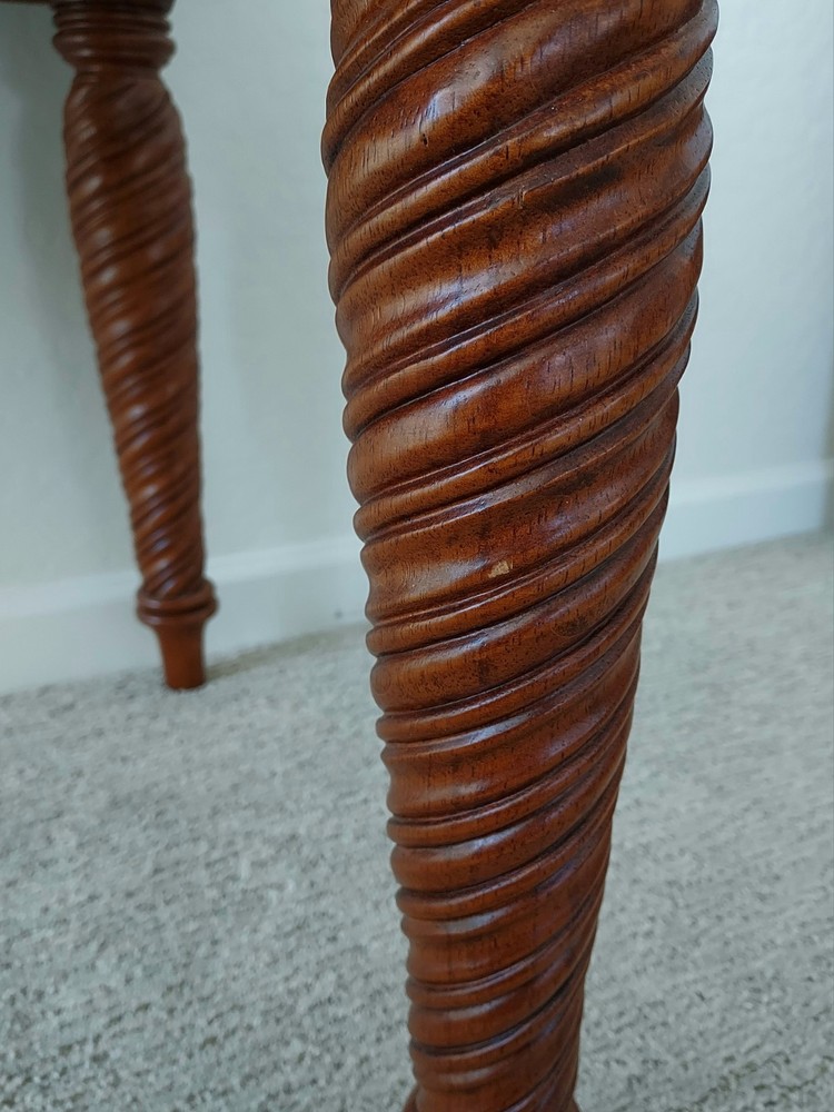 Brown Wood Rococo Style End Table/Side Table