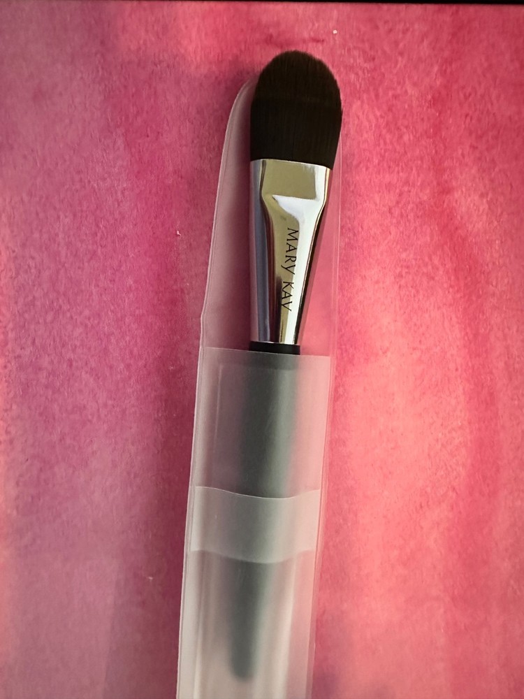*NEW* Mary Kay Liquid Foundation Brush