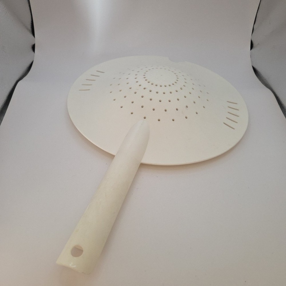 Tupperware Kitchen Tool Colander Strainer With Handle White 2632 Vintage 12"