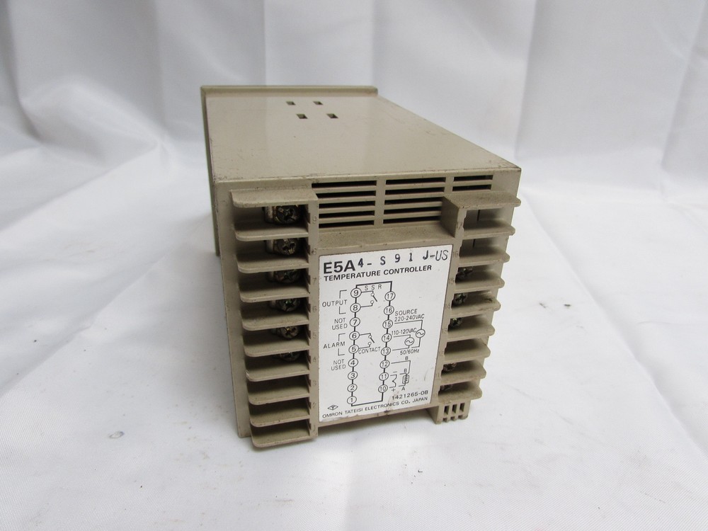 OMRON E5A4-S91J TEMPERATURE CONTROLLER 1A 250VAC ***GOOD***