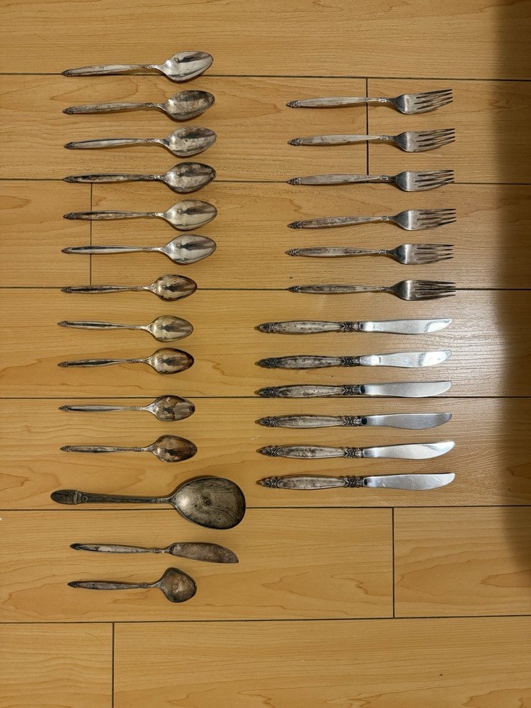 1847 Rodger’s Bros Silver Plate 26 Pieces