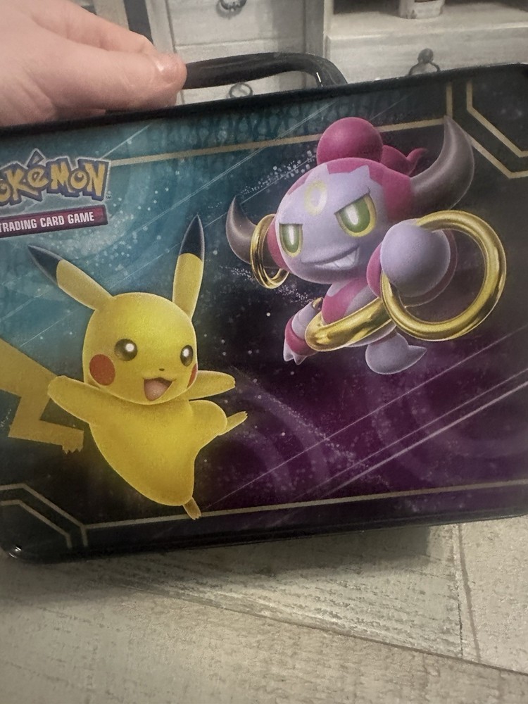 Pokemon TCG : Collector's Lunchbox Tin