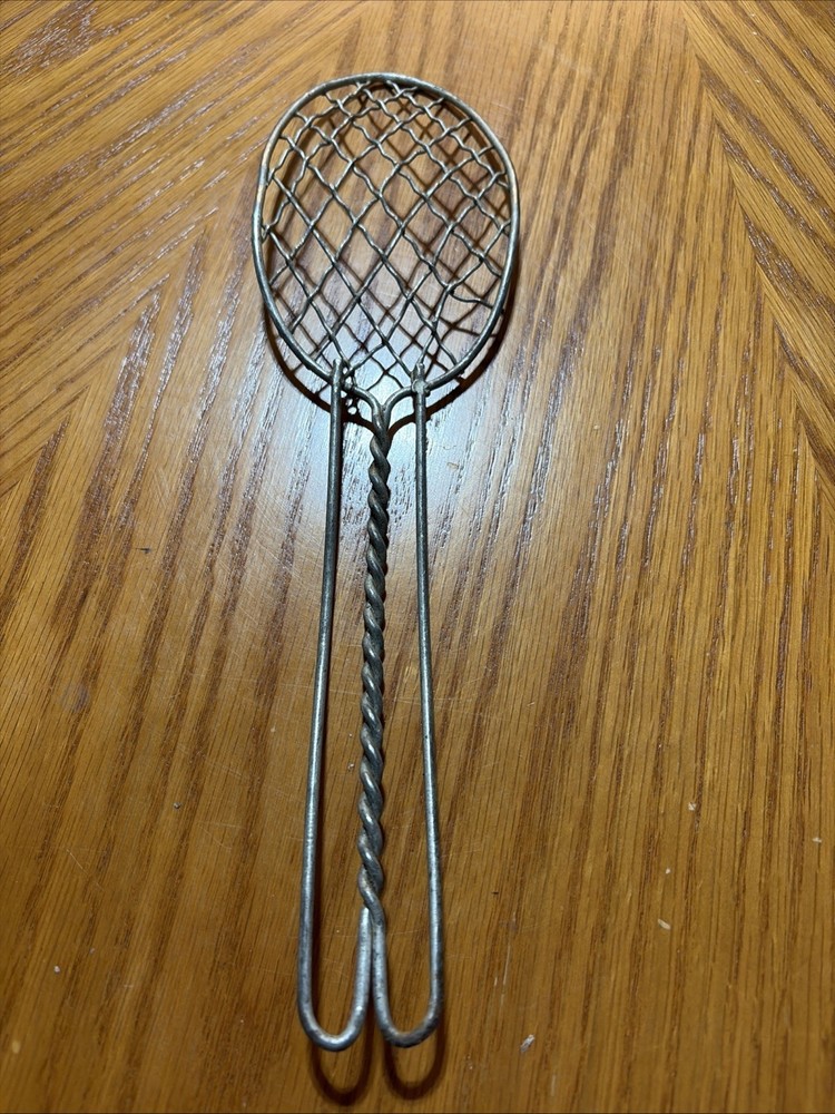 Vintage Wire Mesh Doughnut Dumpling Strainer or Dip 10.75” Long