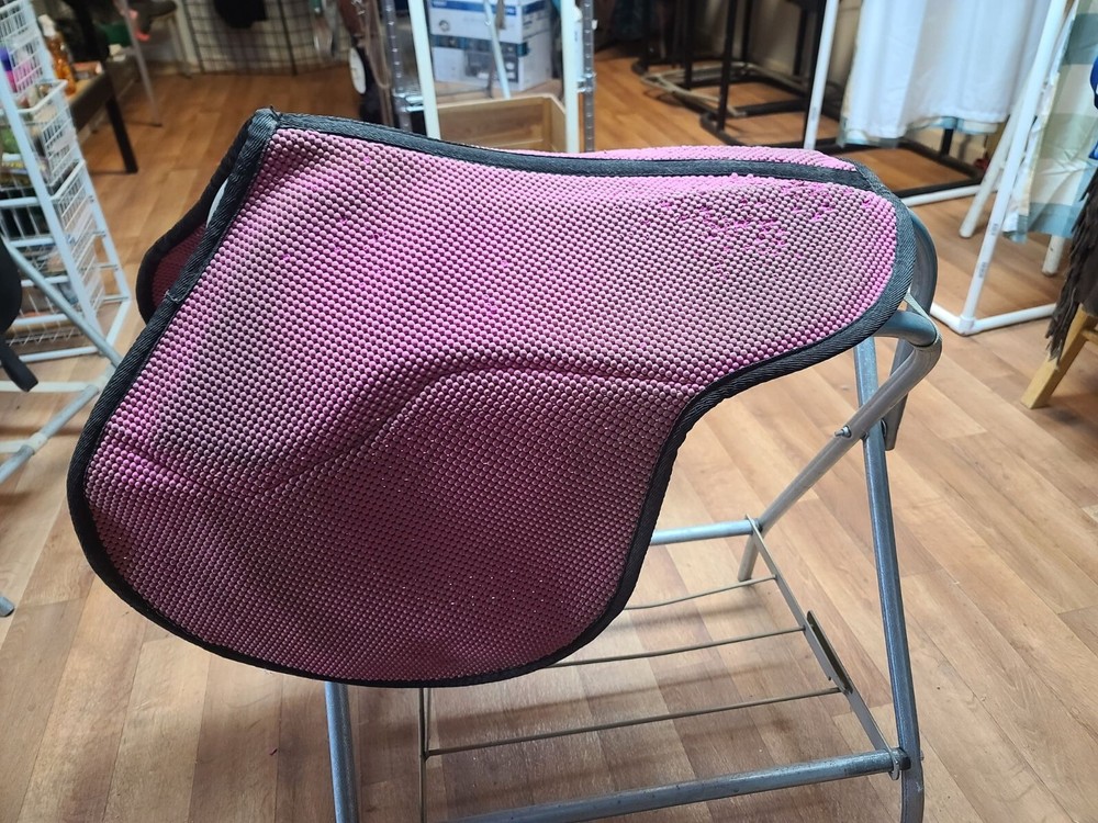 Antislip Fitted Pink Saddle Pad