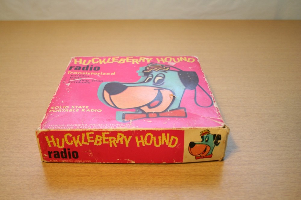 Vintage Huckleberry Hound Solid State Transistor Radio in Box