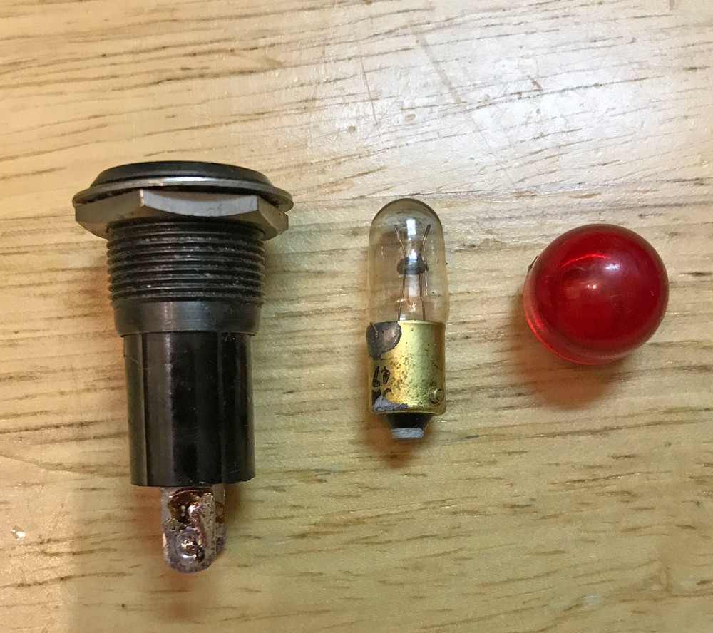 DIALCO PANEL INDICATOR LIGHT LH62BR5 W/TYPE 47 BULB RED LENS