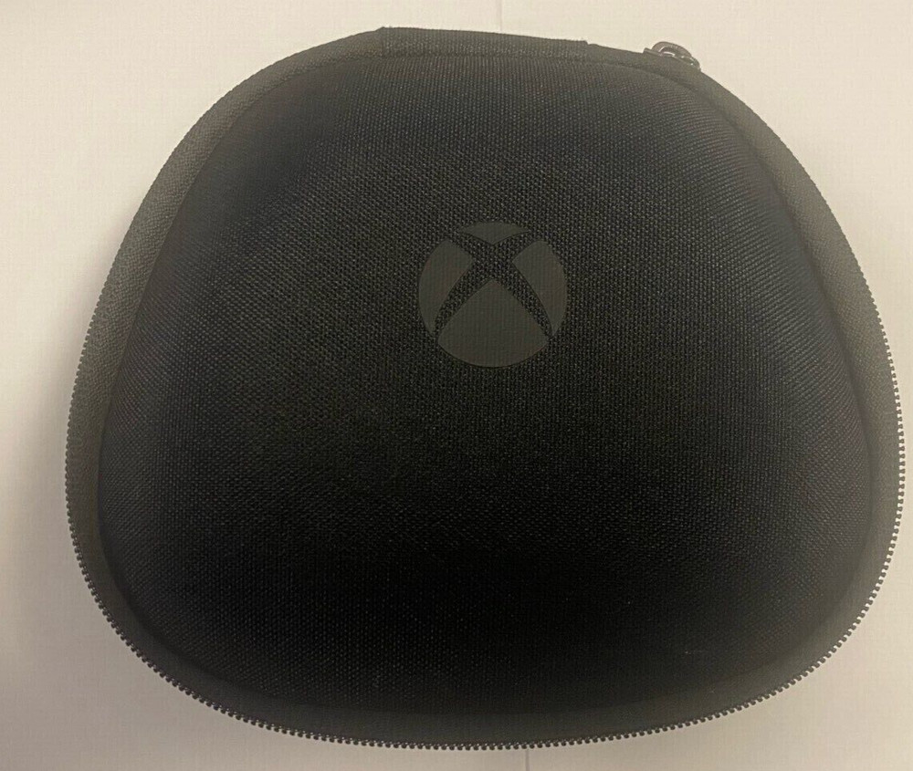 XBOX ELITE SERIES 2 CONTROLLER CARRYING CASE WITH Charger only