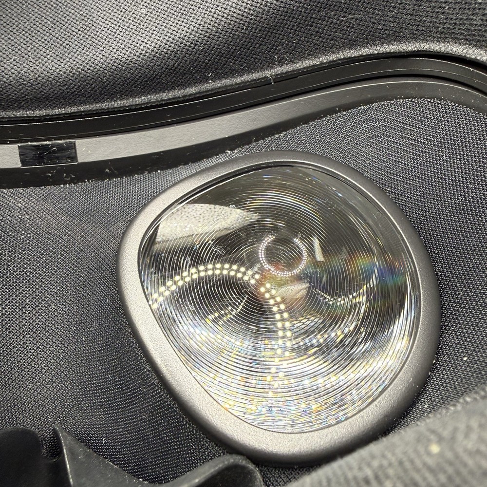 OCULUS META QUEST 1 HEADSET ONLY TESTED WORKS GREAT