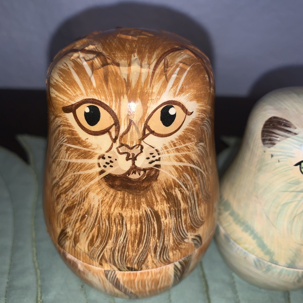 AUTHENTIC MODELS Oriental Stacking 5 Cats Read