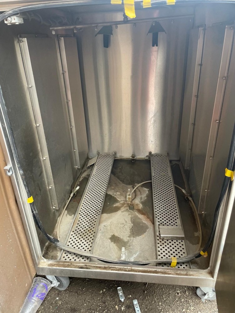 AUTOMATIC WHEELCHAIR WASHING MACHINE