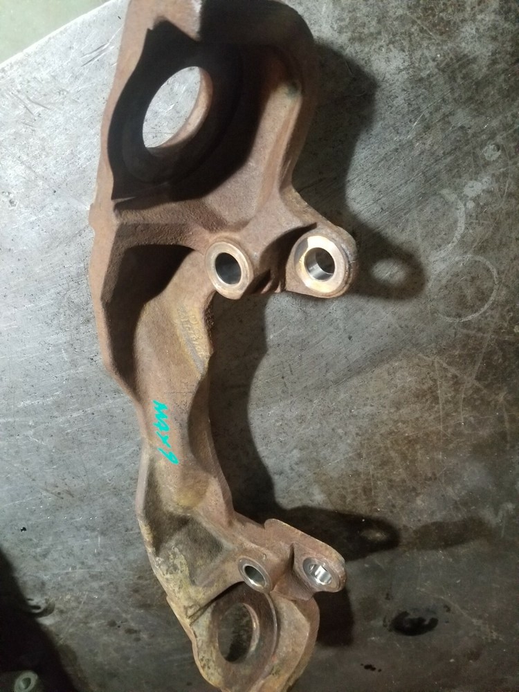 3578794C2 INTERNATIONAL MAXXFORCE ENGINE MOUNT