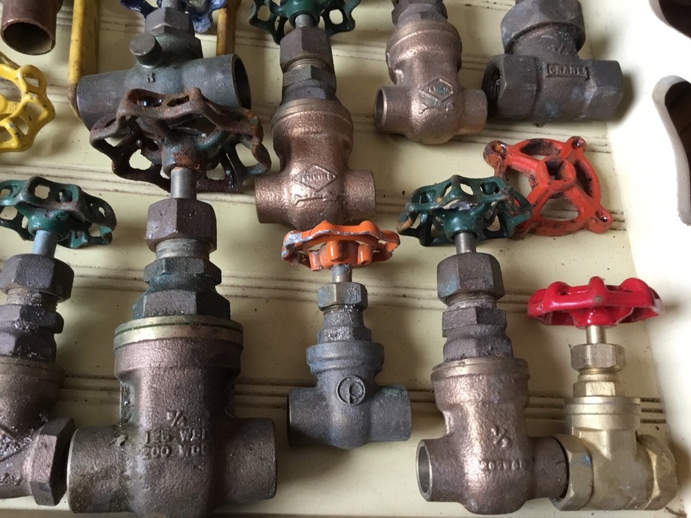 15 BRASS SHUT OFF VALVES ASSORTED SIZES & STYLES PLUMBERS’ DREAM LOT