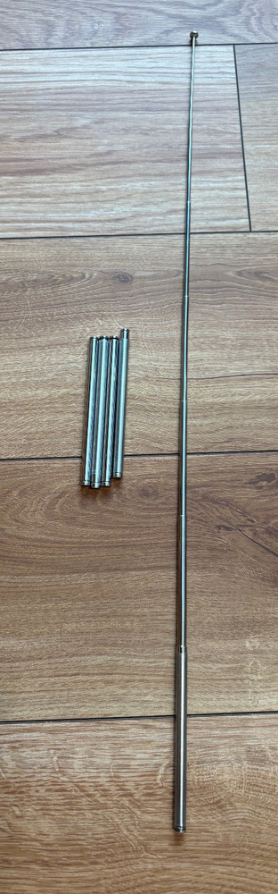 Collapsible radio antennas