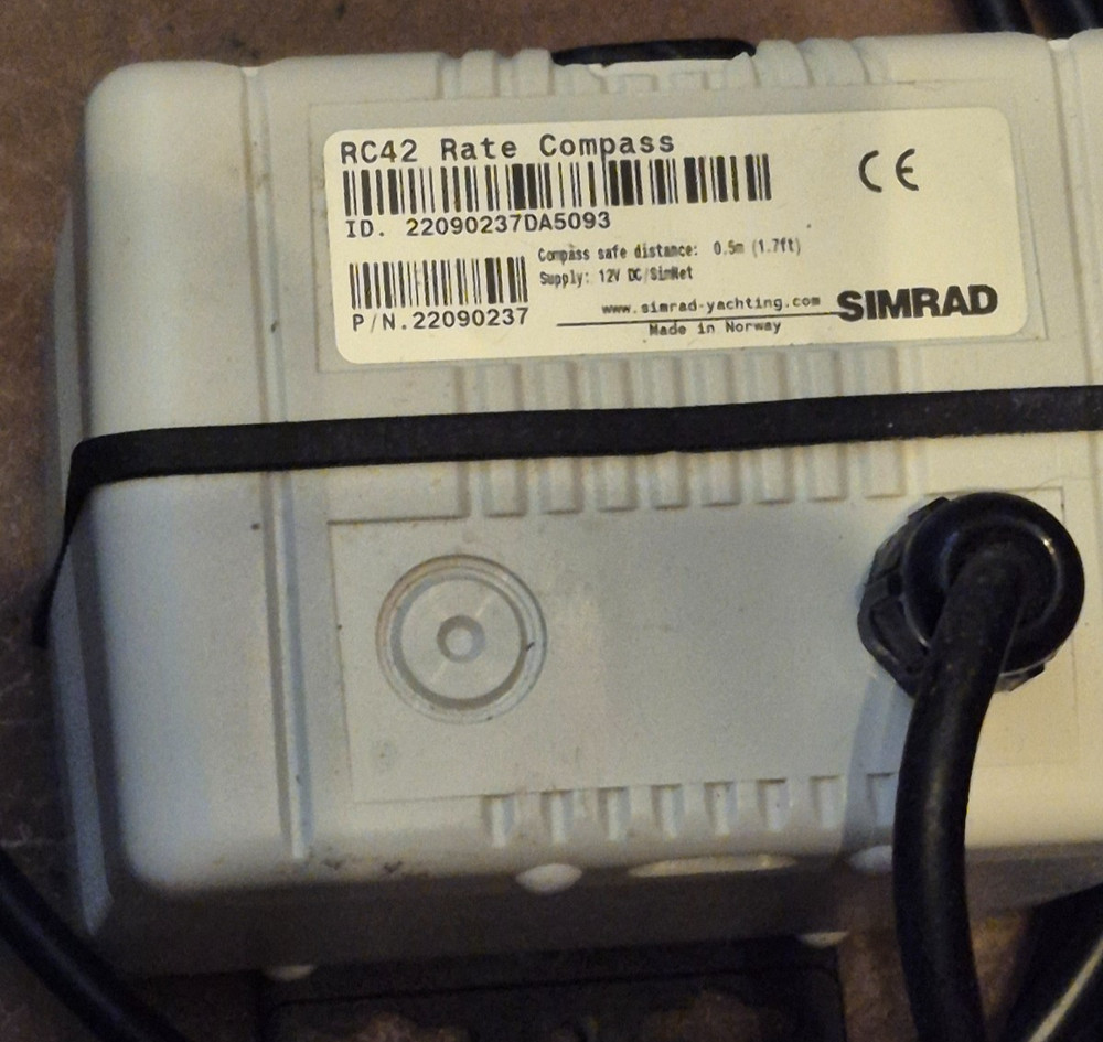 SIMRAD 22090237 RC42 RATE AUTOPILOT COMPASS PREOWNED