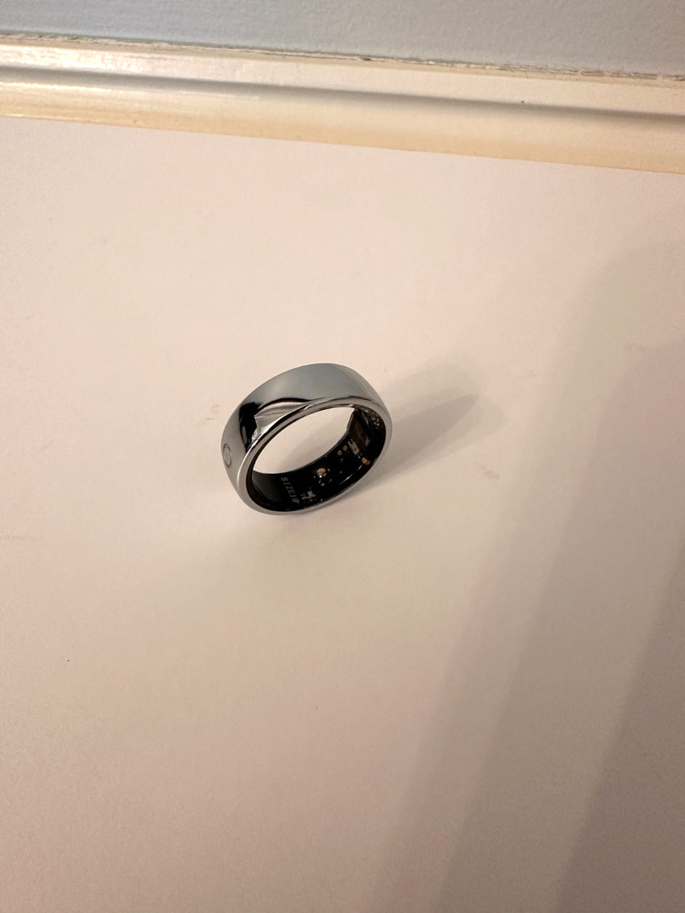 Circular Ring 2 Smart Ring (Size 10) in Silver in perfect condition and working
