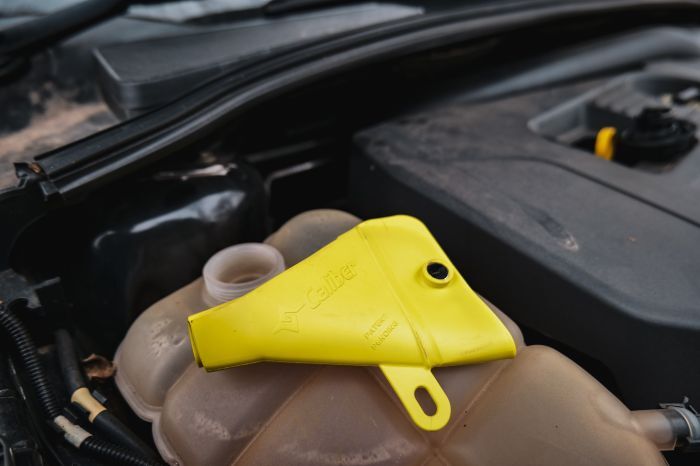 FLEX & FOLD FUNNEL - MEDIUM - YELLOW