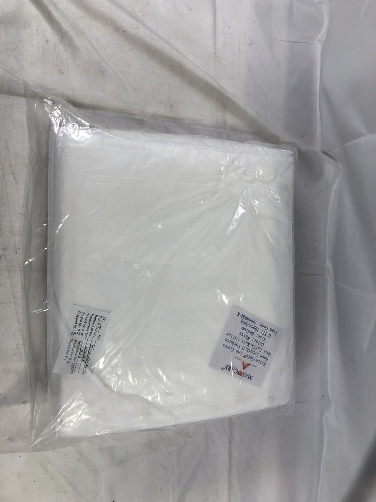 MAX CARE Extra-Safe Lab Coats Medium White Knit Cuffs Collar 10 Pack