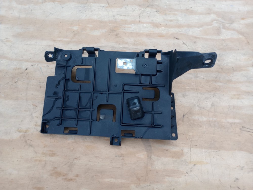 2013-2018 Cadillac ATS Engine Control Module (ECM) Bracket 84013974 OEM