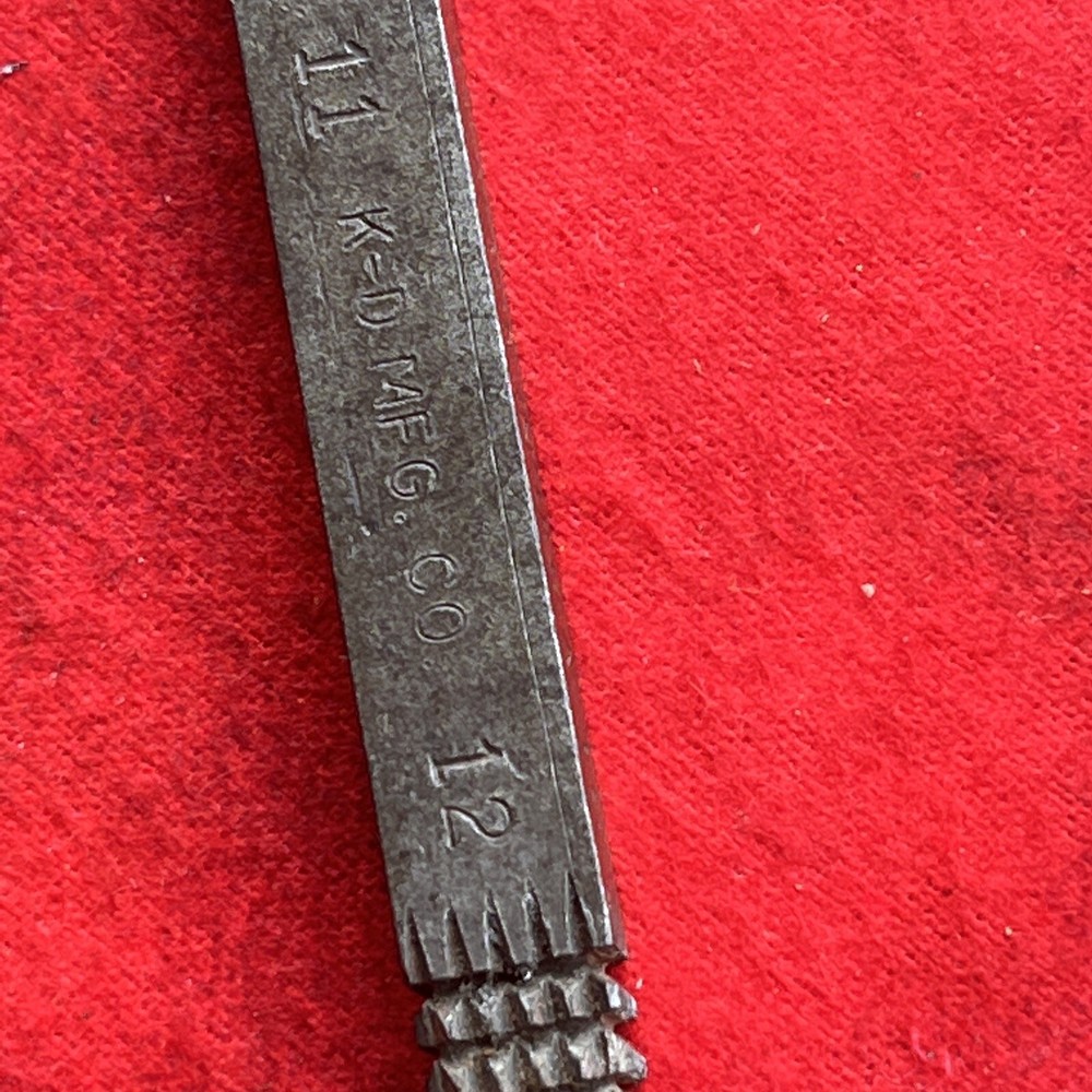 K-D TOOLS 2229 METRIC EXTERNAL THREAD CHASER RESTORER TOOL (k32)