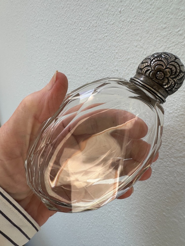 Pocket flask with sterling lid