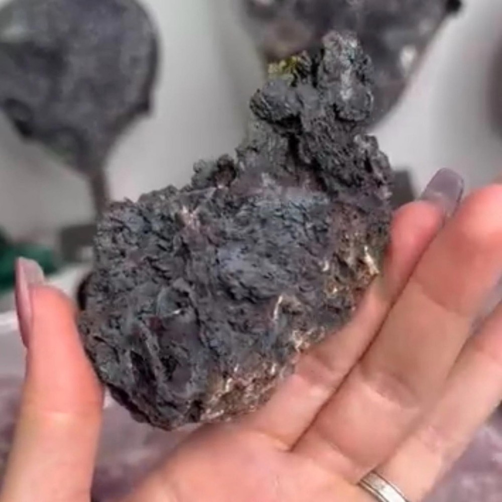 ridescent Goethite on Hematite