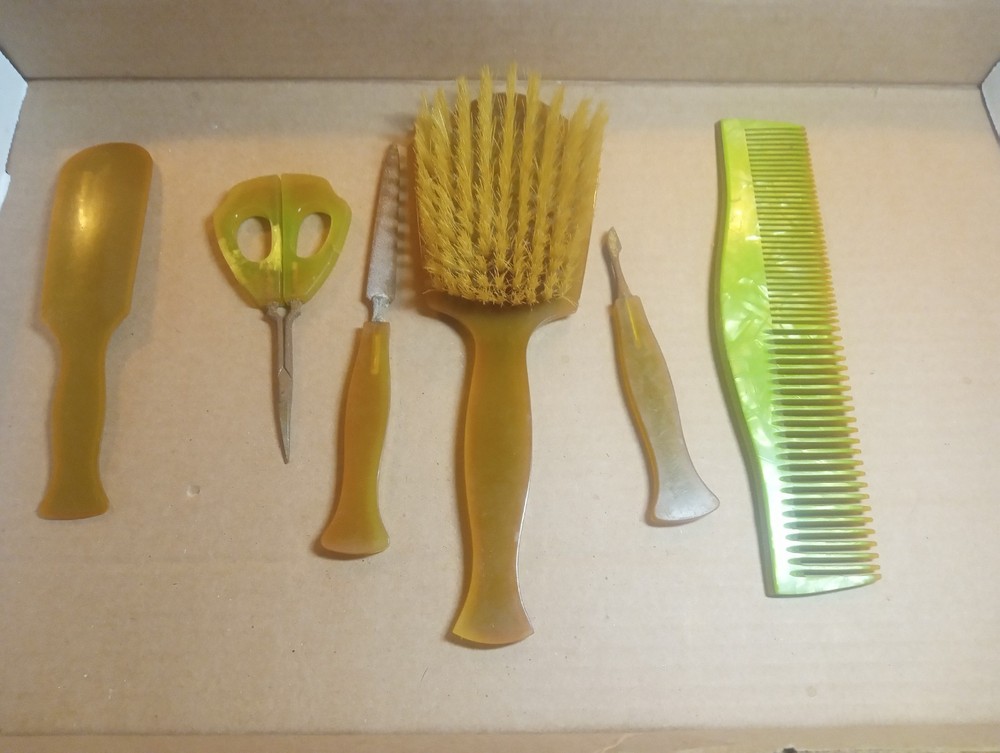 6 Pc Vintage Green Marbled Vanity Set