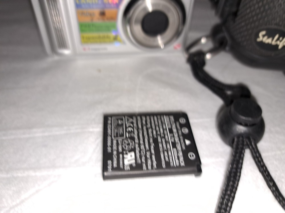 *read*Sealife DC 600 Camera With under water Case