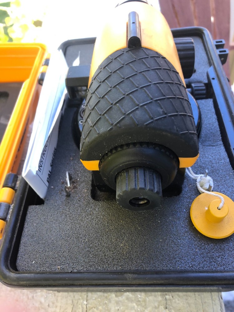 CST/Berger Automatic Level 22x with Hard Shell Case