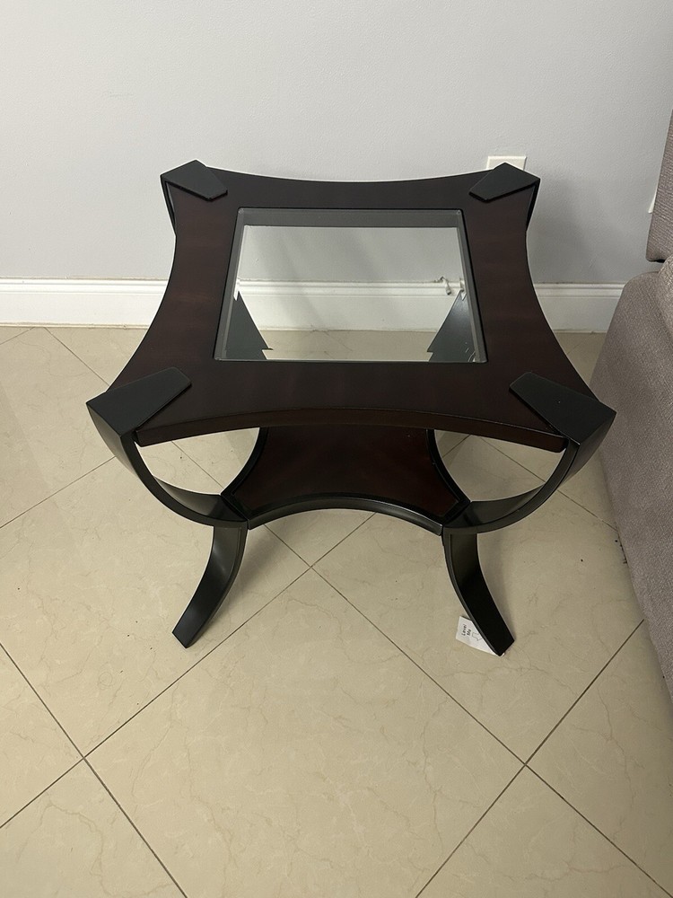 Living Room Set With 2 Tablas