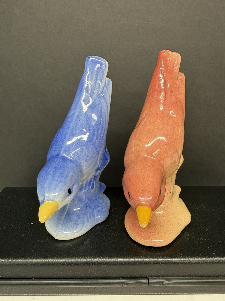 Vintage Mid Century Modern 5” Ceramic Nuthatch Bird On Tree Trunk