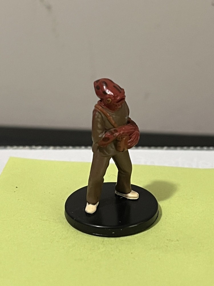 Star Wars Force Unleashed 17/60 Mon Calamari Medic (C) Miniature