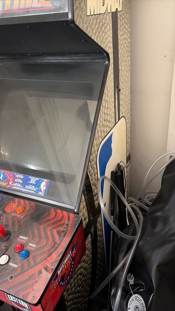 NBA Hangtime Arcade Cabinet