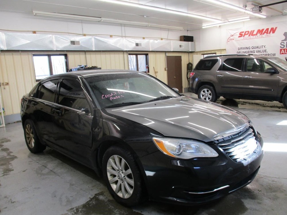 200 2013 High Mounted Stop Light 1881698