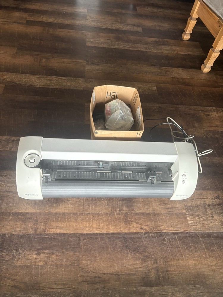 Large Format Plotter. CalComp Designmate 3024