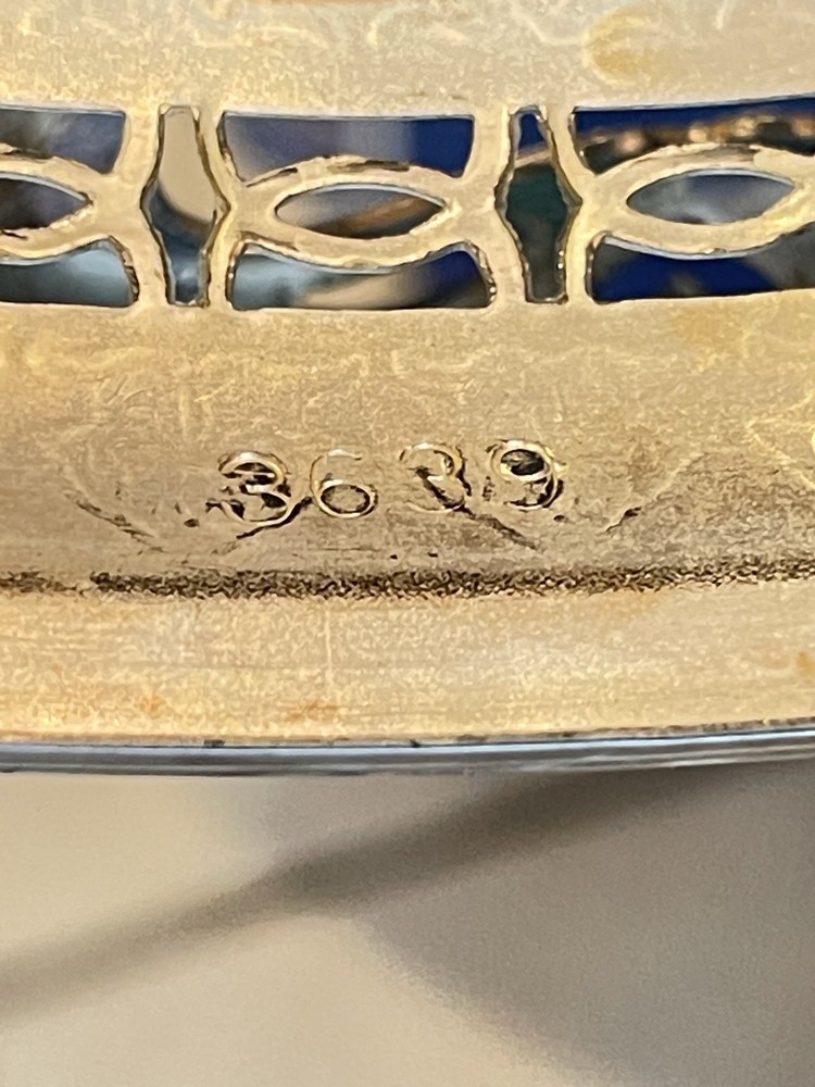 3639 Silver Plated vegetable dish holder 8 3/4”